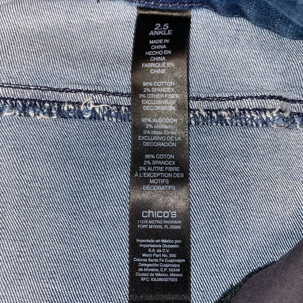 Chico’s So Slimming Floral Embellished Girlfriend Ankle Jeans Size 2.5 (US 14) - Picture 12 of 15